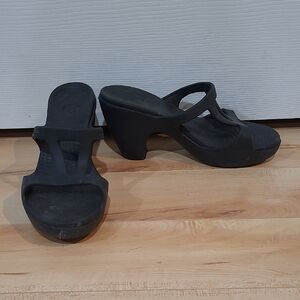 CROCS Women's Size 8 Black Heeled Mules